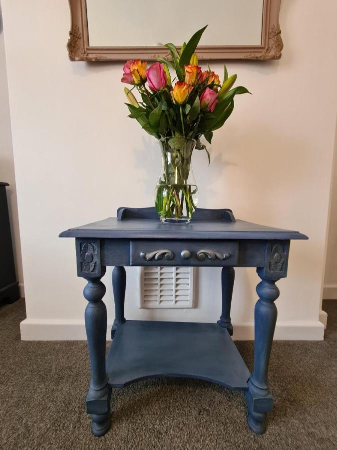 The Nook Villa Lichfield Bagian luar foto