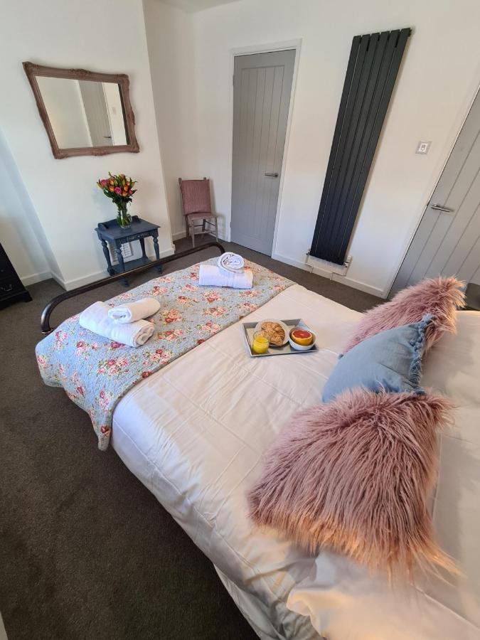 The Nook Villa Lichfield Bagian luar foto