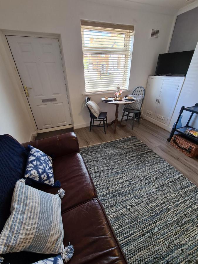 The Nook Villa Lichfield Bagian luar foto