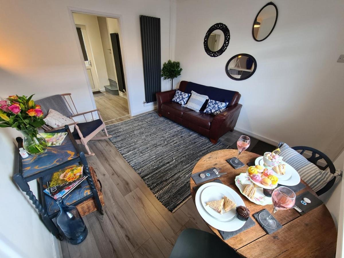 The Nook Villa Lichfield Bagian luar foto