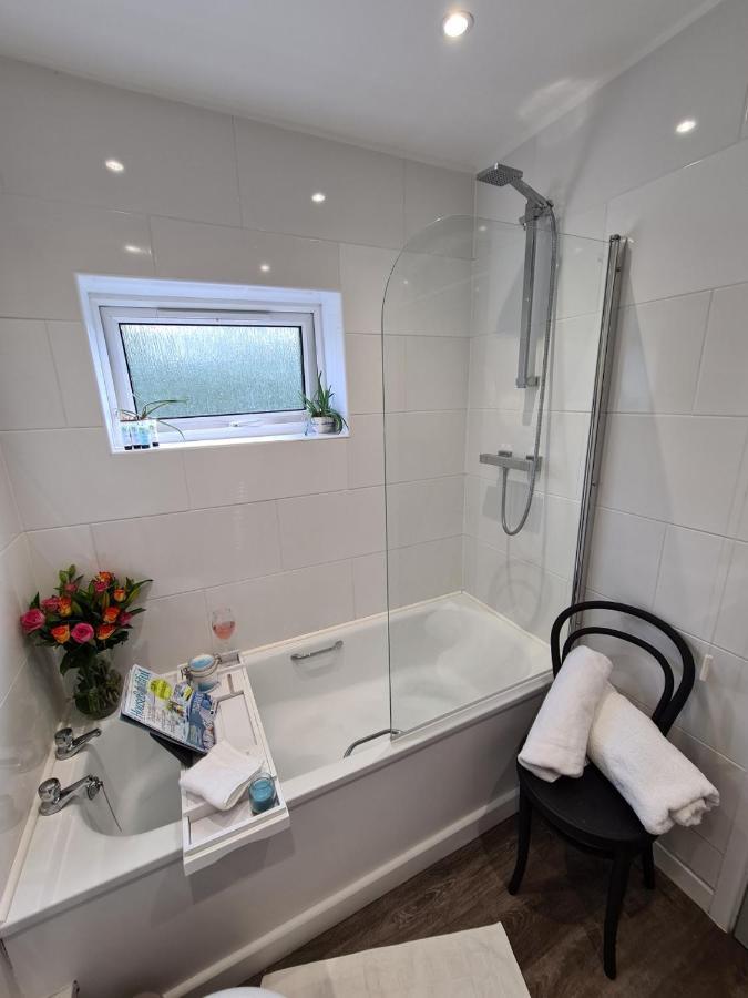 The Nook Villa Lichfield Bagian luar foto