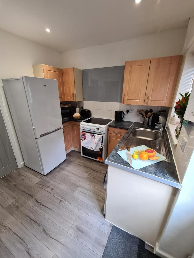 The Nook Villa Lichfield Bagian luar foto
